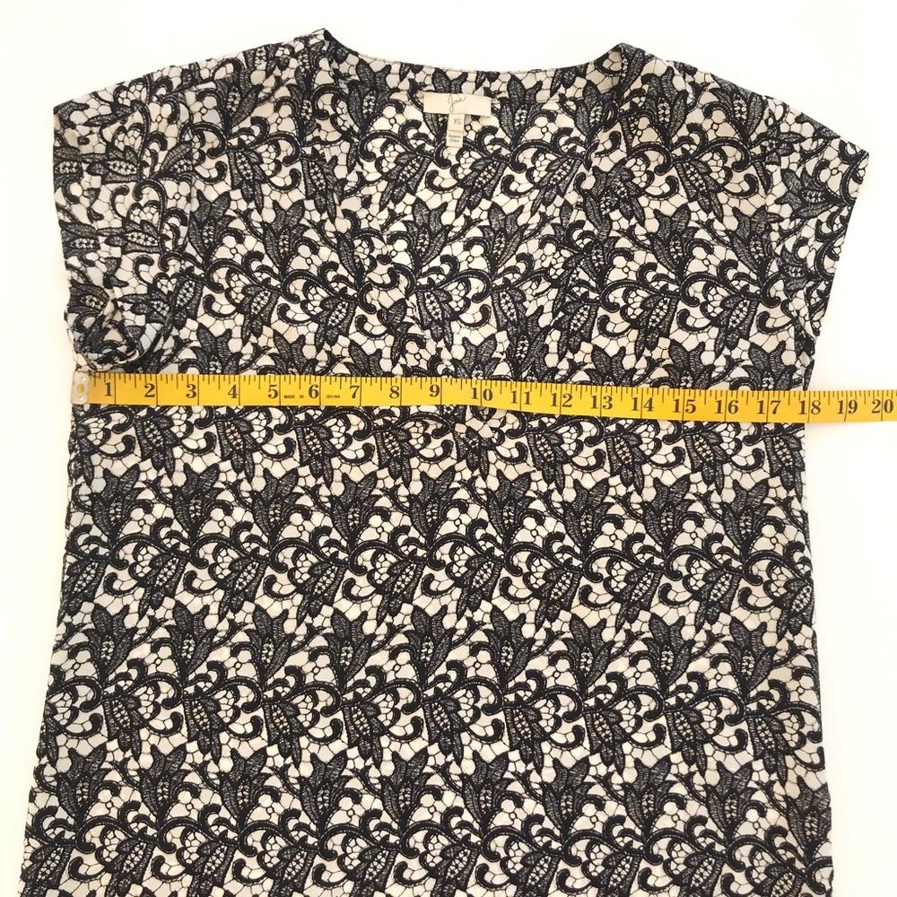 Joie Black Rubina Lace Floral 100% Silk Top Sz XS - Picture 6 of 6